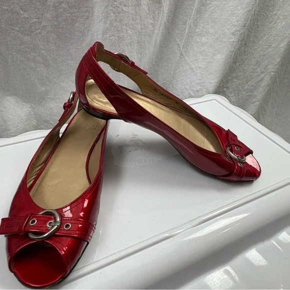 STUART WEITZMAN Chitchat Peep Toe Women’s 7.5 Red Patent Leather Flats - Picture 3 of 10